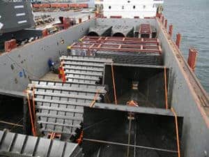 Konstruktionsteile auf dem Schiff