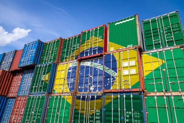 Seefracht Spedition transportiert Container nach Brasilien