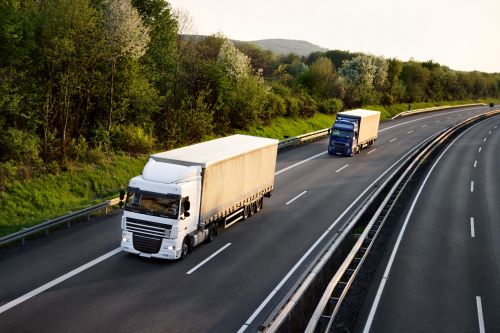 LKW fahren auf Autobahn